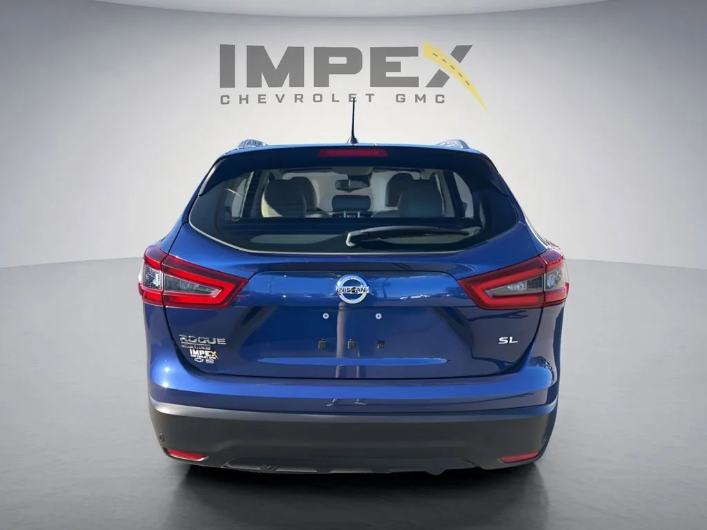 Used 2020 Blue Nissan SL image 4