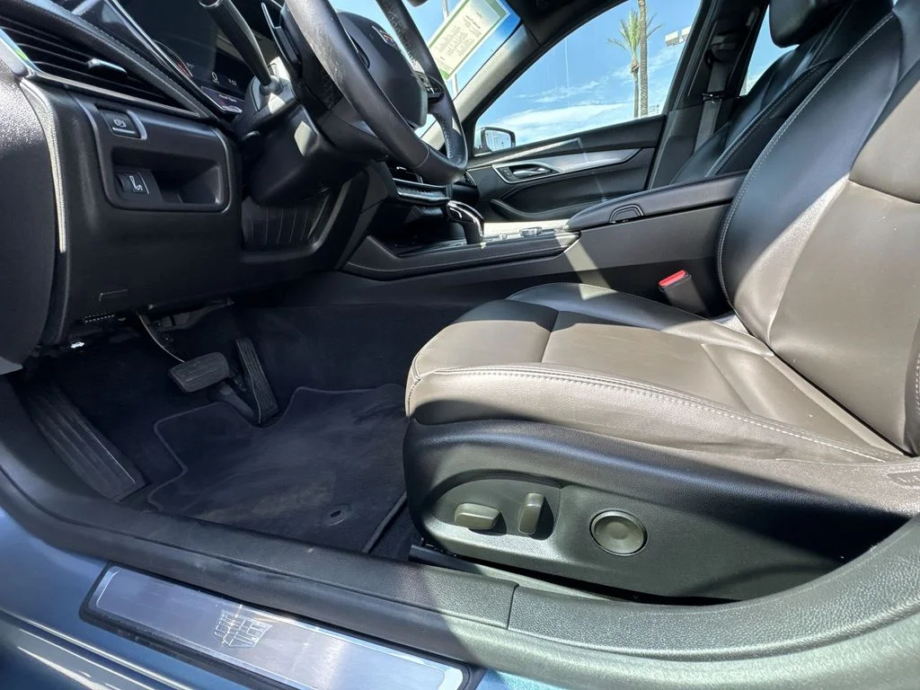 Used 2023 Black Cadillac Luxury image 19
