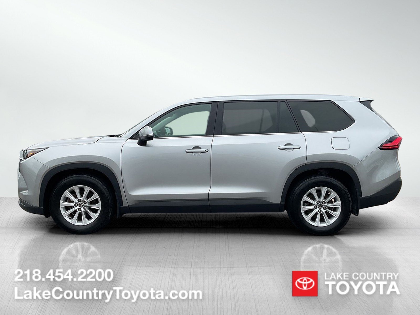 Used 2024 Toyota Grand Highlander XLE with VIN 5TDACAB51RS000125 for sale in Brainerd, Minnesota