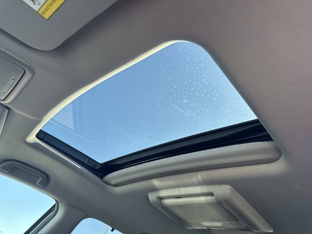 Certified Used 2018 White Honda Touring image 26