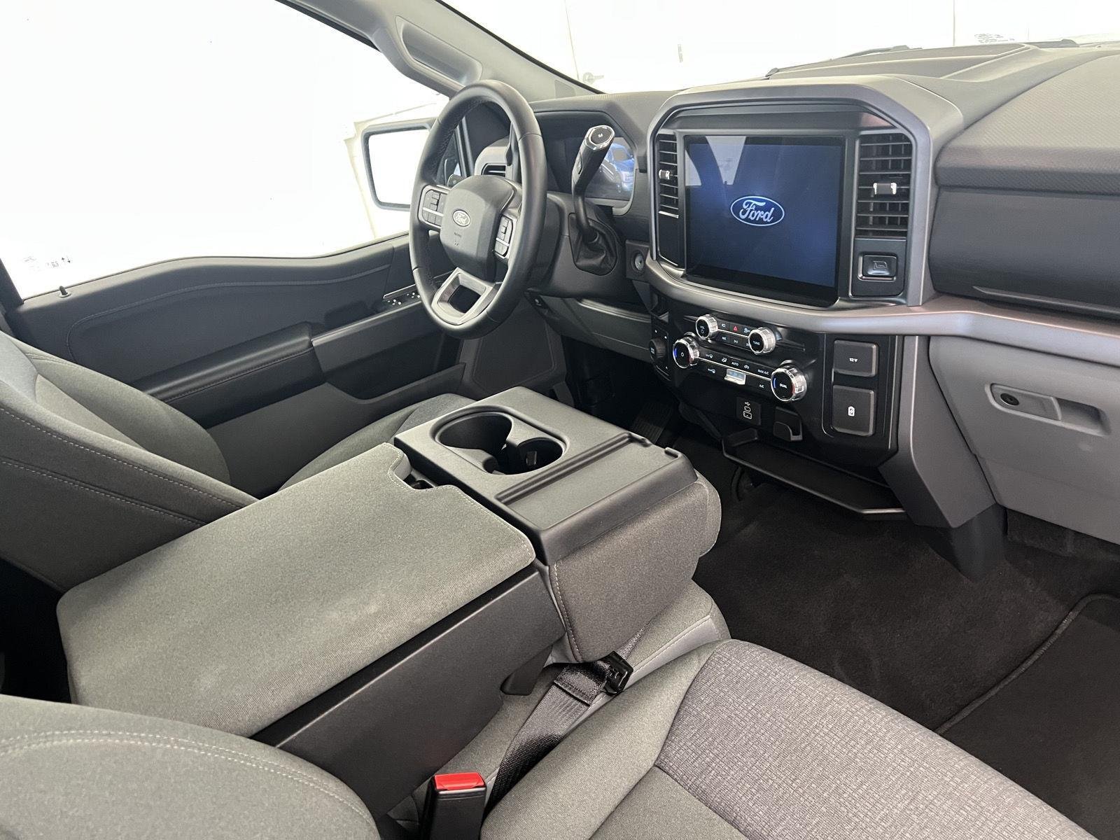 2025 Ford F-150 XLT - Photo 25