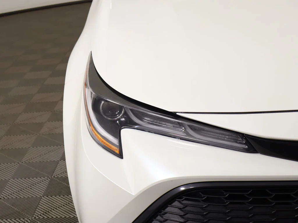 Used 2019 White Toyota SE image 10