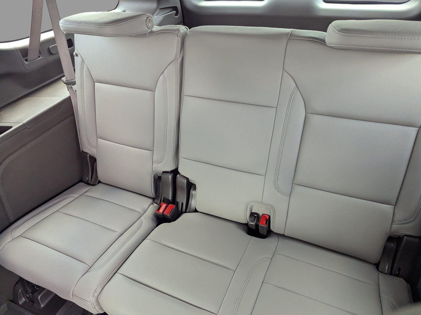 2026 Chevrolet Suburban LT - Photo 13