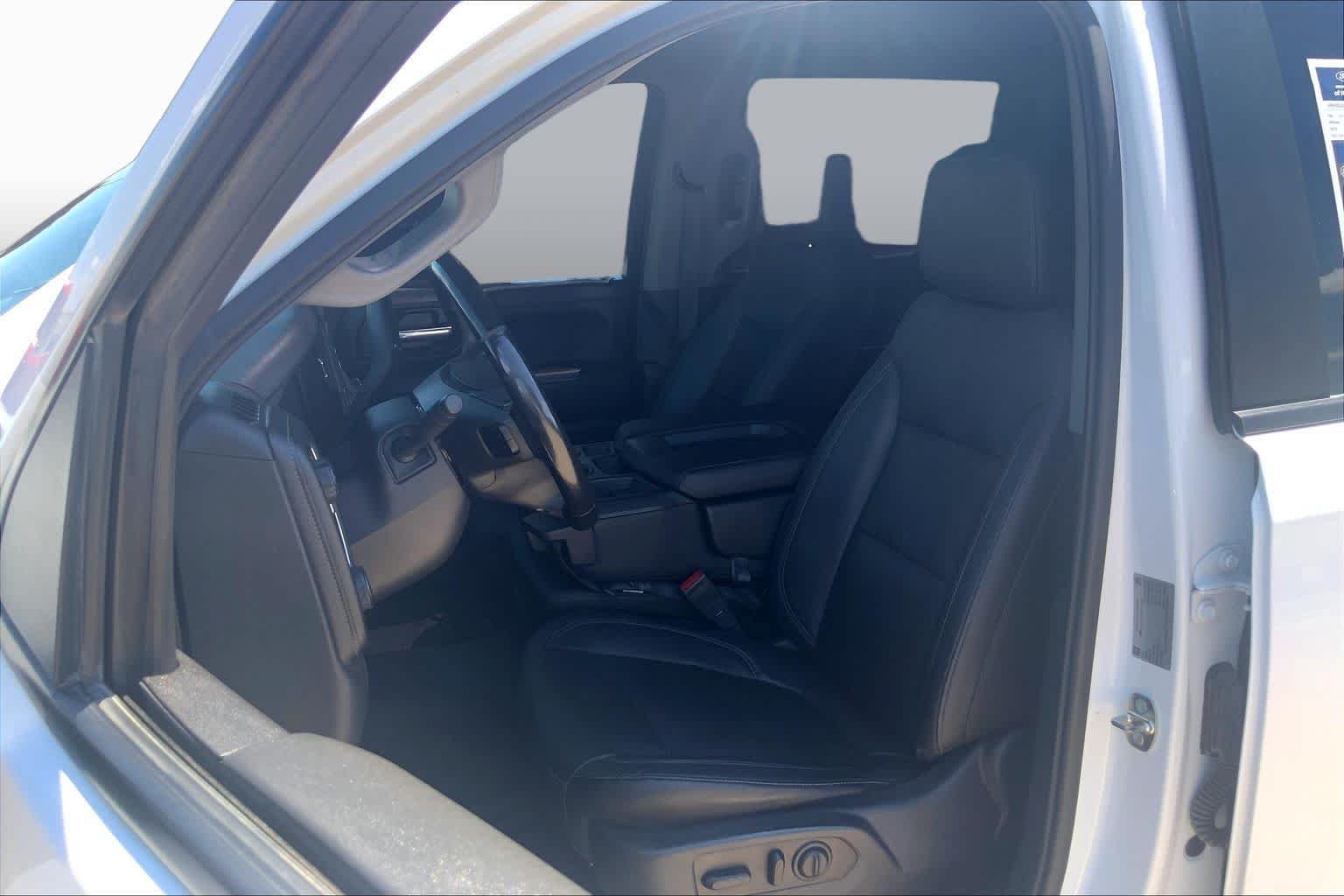 Used 2019 Summit White Chevrolet LT image 8