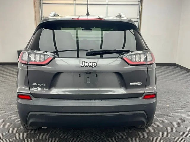 Used 2020 Gray Jeep Latitude Plus image 23