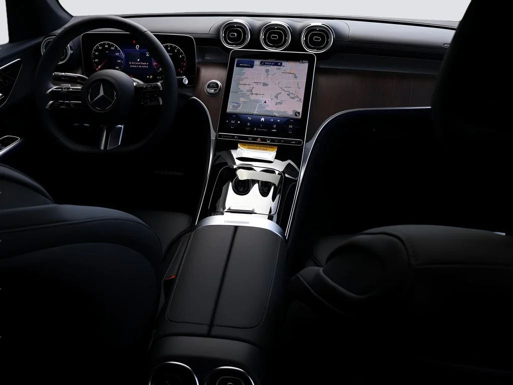Used 2025  Mercedes-Benz GLC 300 Coupe image 16