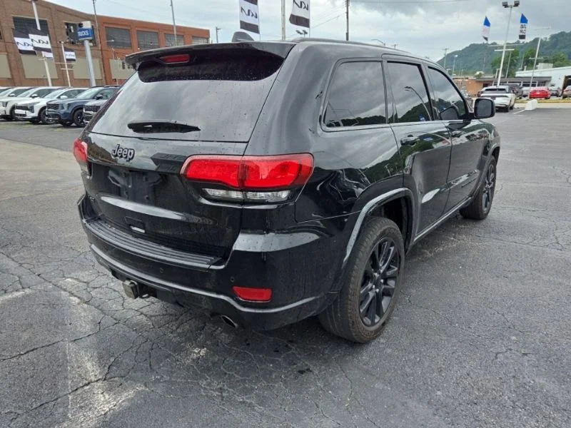 Used 2019 Black Jeep Altitude image 7