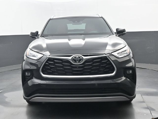 New 2026 Midnight Black Metallic Toyota Platinum image 21