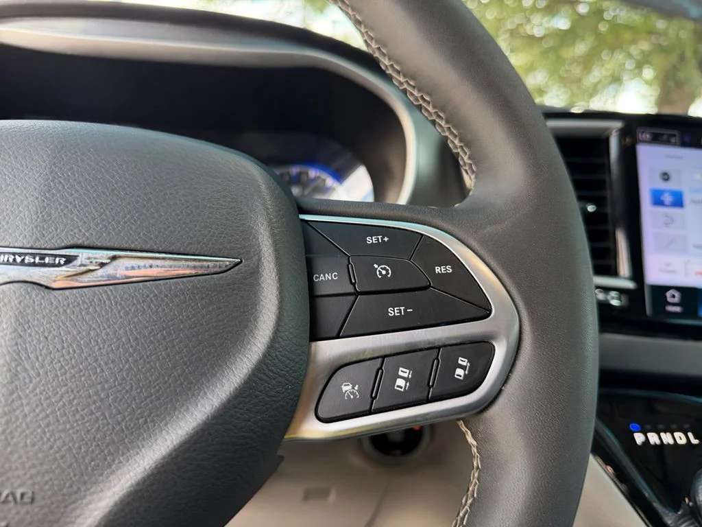 Used 2024 White Chrysler Touring L image 25