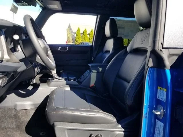 New 2025 Velocity Blue Metallic Ford Badlands® image 14
