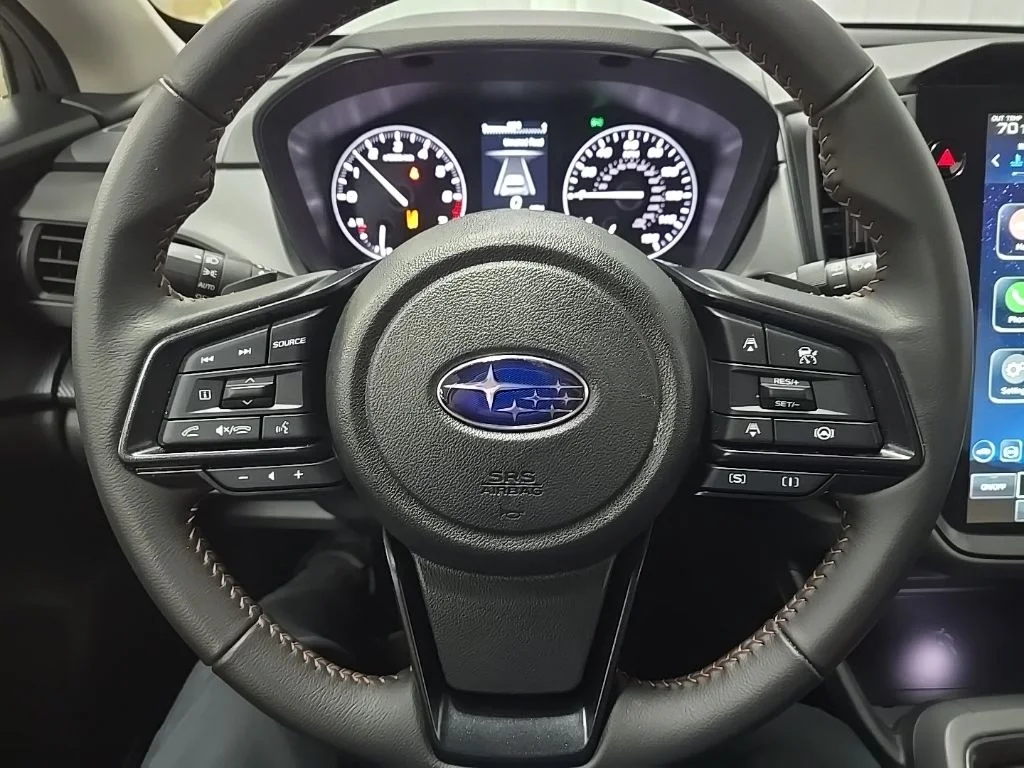 Used 2025 Ice Silver Metallic Subaru Limited image 19