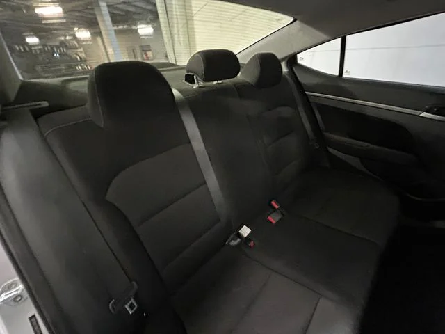 Used 2018 Silver Hyundai SEL image 17