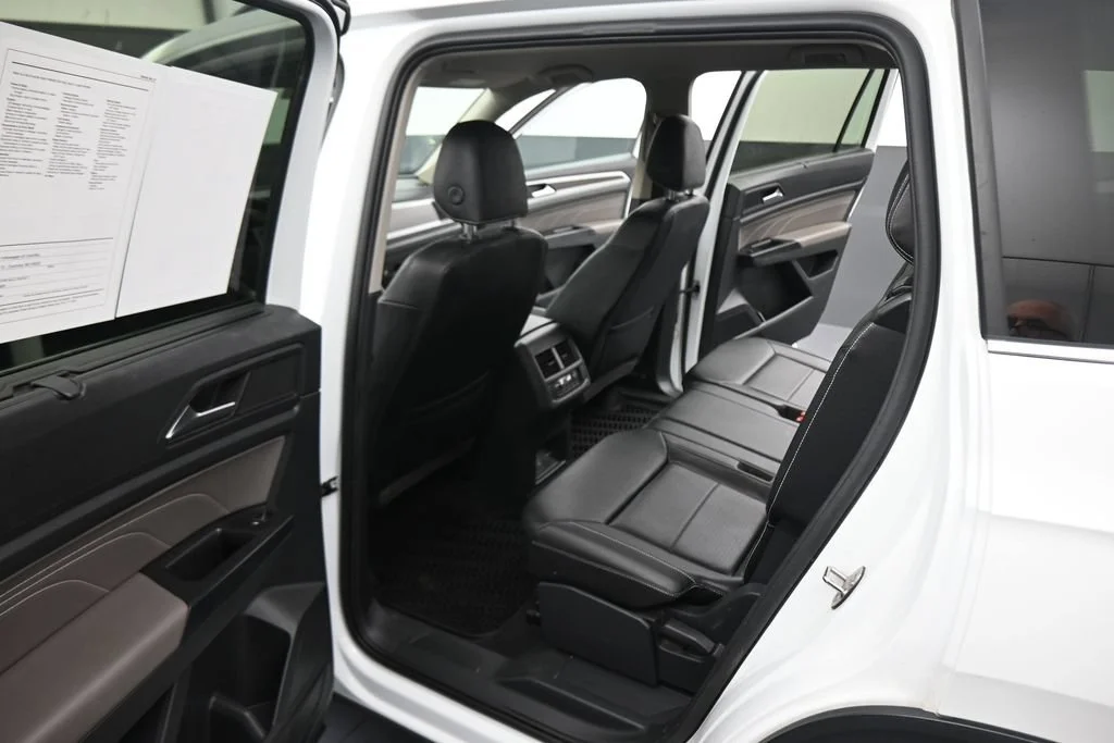 Used 2021 White Volkswagen 3.6L V6 SE w/Technology image 41