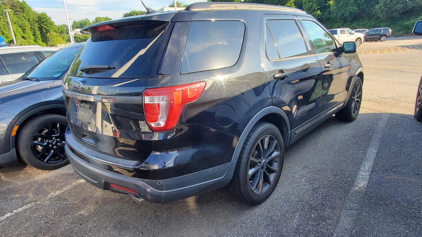 Used 2019 Agate Black Metallic Ford XLT image 7