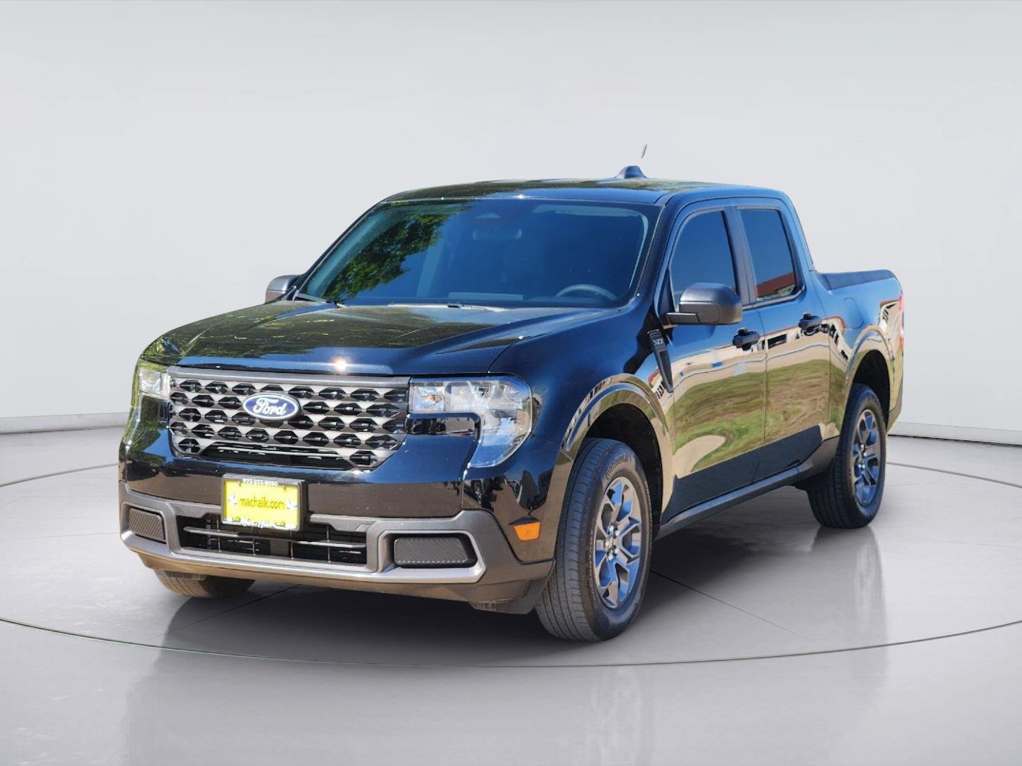 Used 2025 Shadow Black Ford XLT image 3