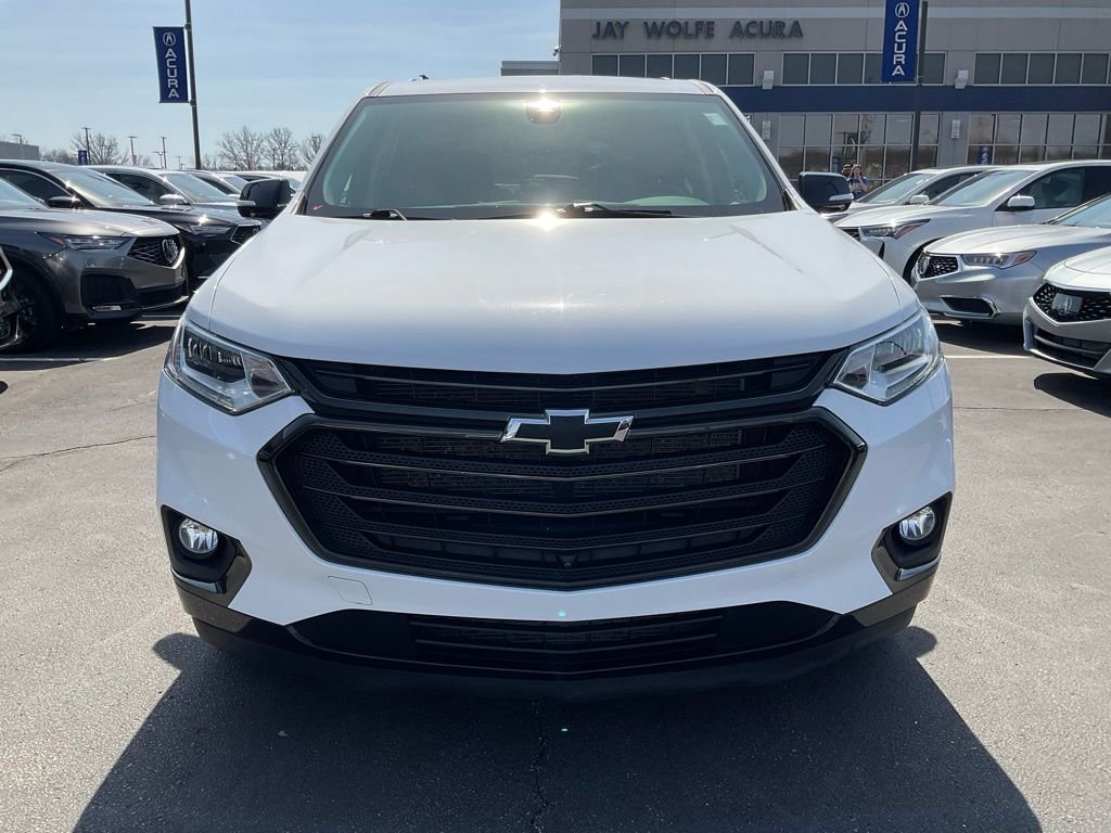 Used 2020 Chevrolet Traverse Premier with VIN 1GNEVKKW4LJ285988 for sale in Kansas City