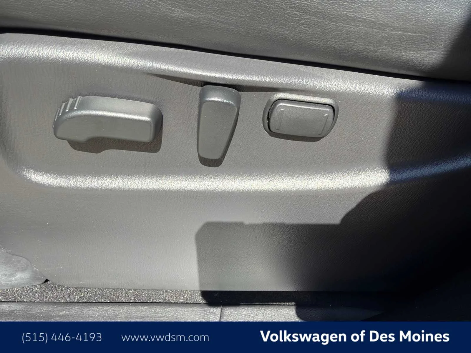 Used 2017 Gun Metallic Nissan SL image 24