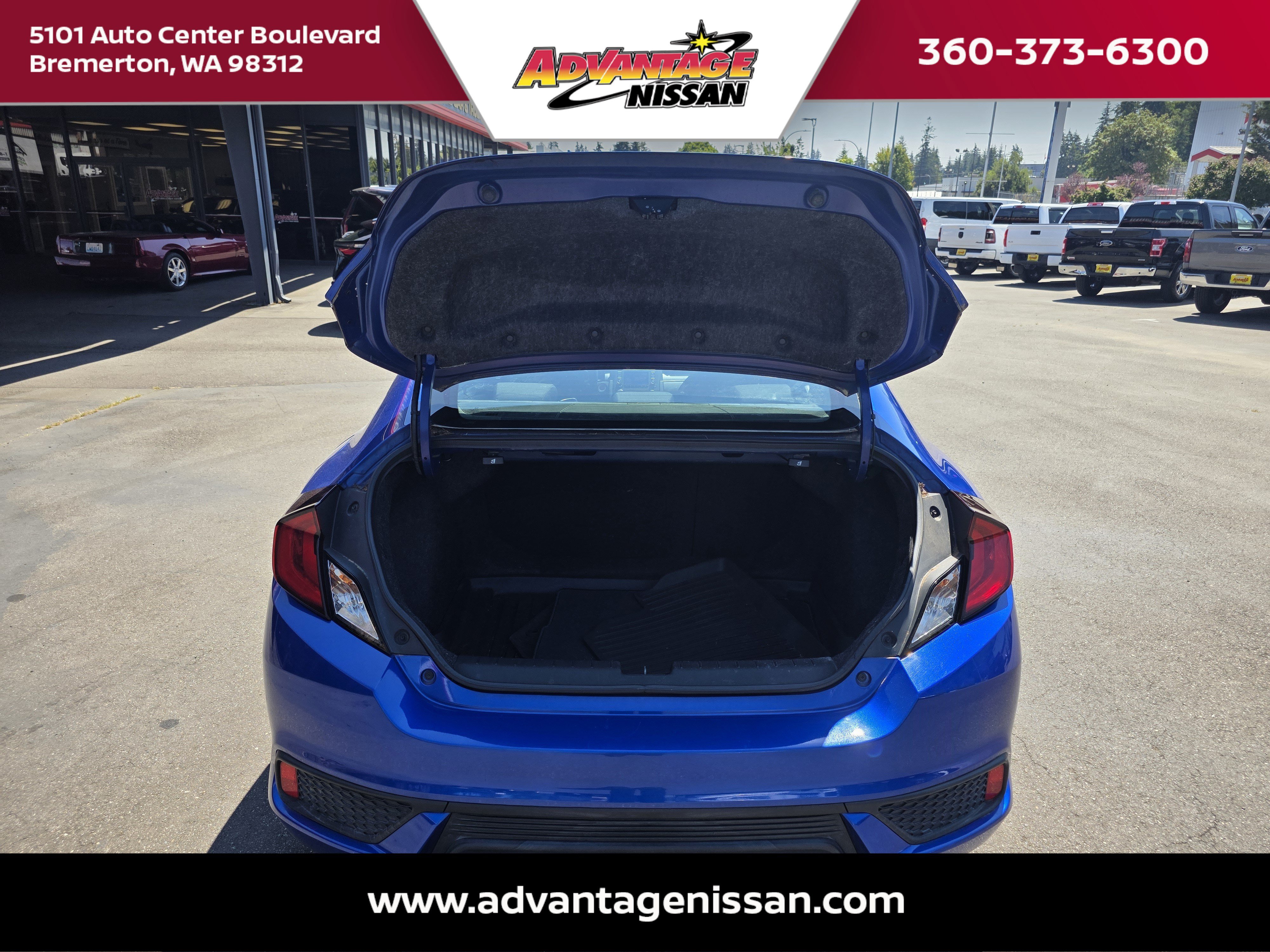 Used 2016 Aegean Blue Metallic Honda LX-P image 5