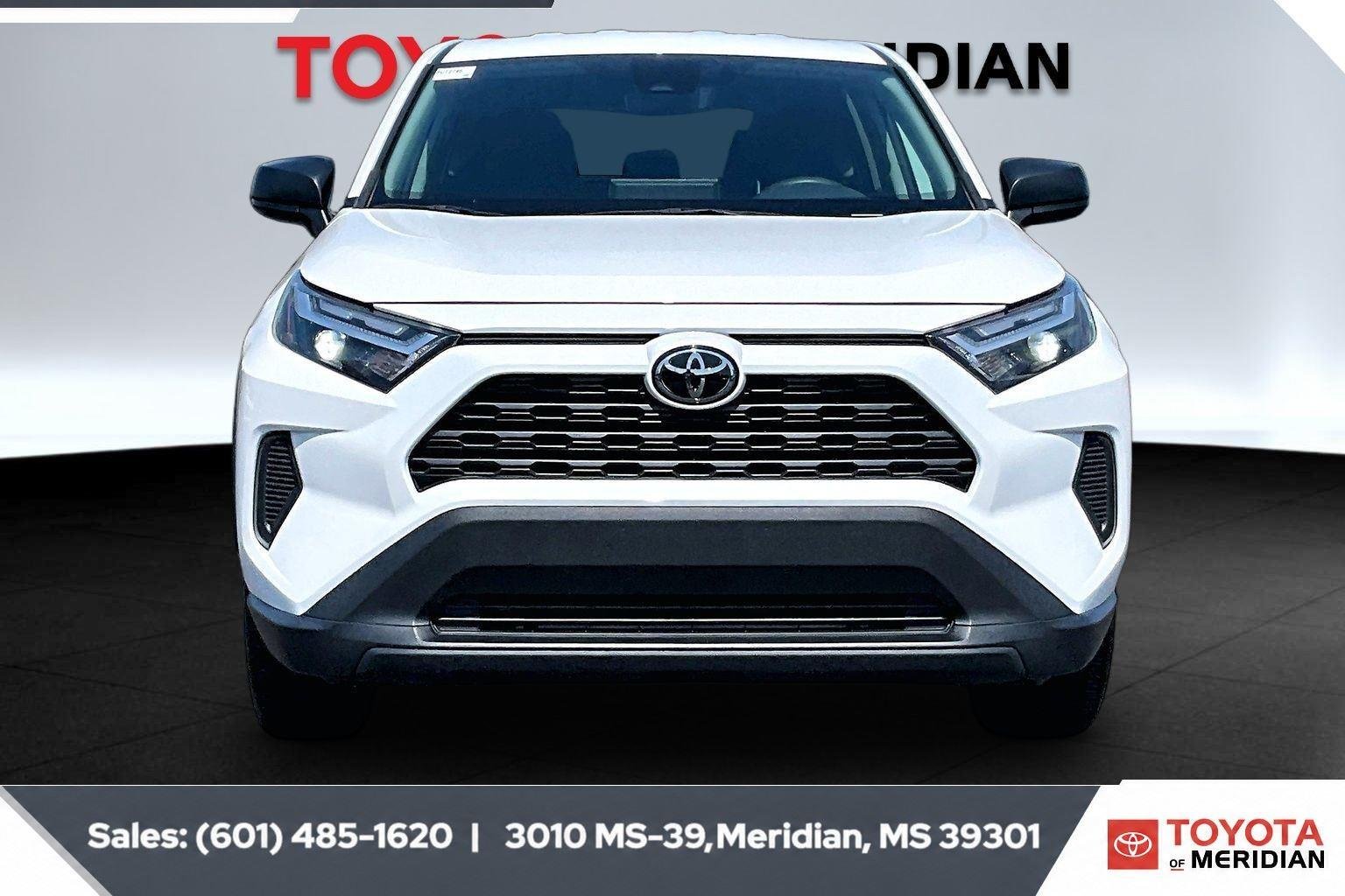 Used 2024 Ice Cap Toyota LE image 3