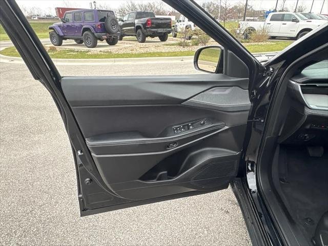 New 2026 Diamond Black Crystal Pearl-Coat Exterior Paint Jeep Laredo image 18