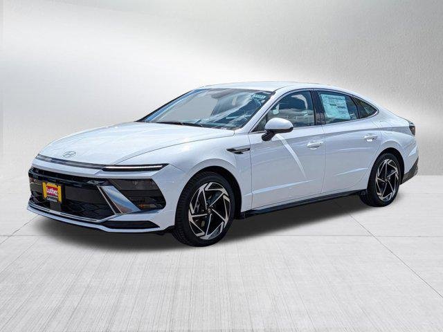 New 2026 Serenity White Hyundai SEL Sport image 2