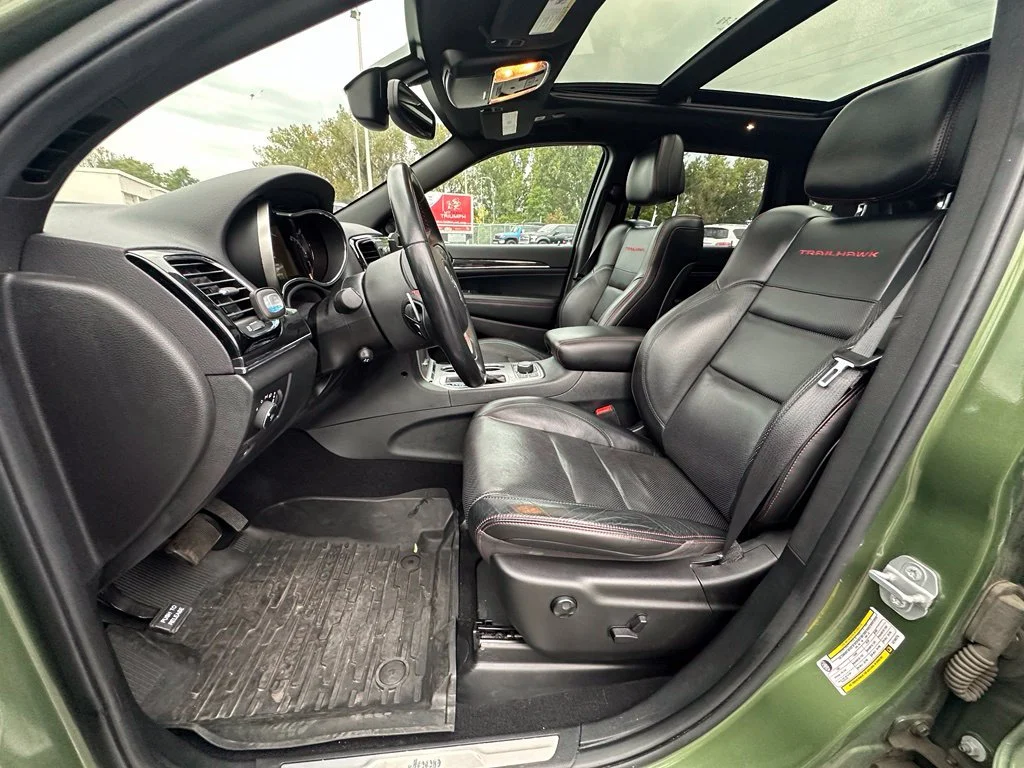 Used 2020 Green Metallic Clearcoat Jeep Trailhawk image 5
