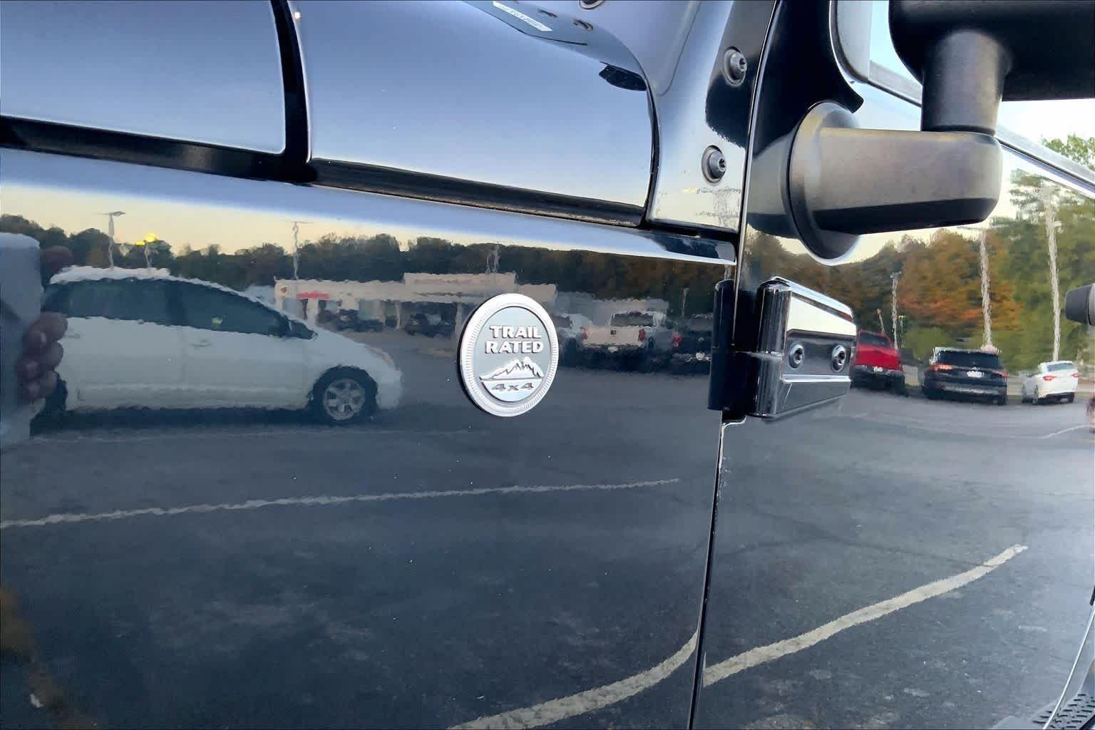 Used 2016 Black Clearcoat Jeep Sahara image 27