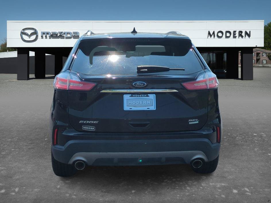 Used 2020 Black Ford SEL image 4