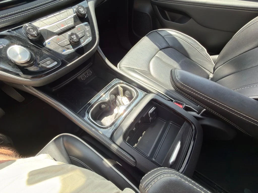 Used 2025 White Chrysler Limited image 14