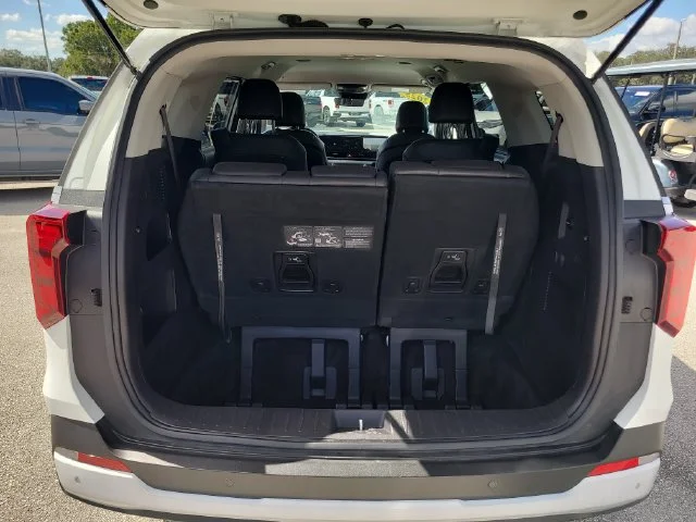 Certified Used 2025 White Kia LXS image 10