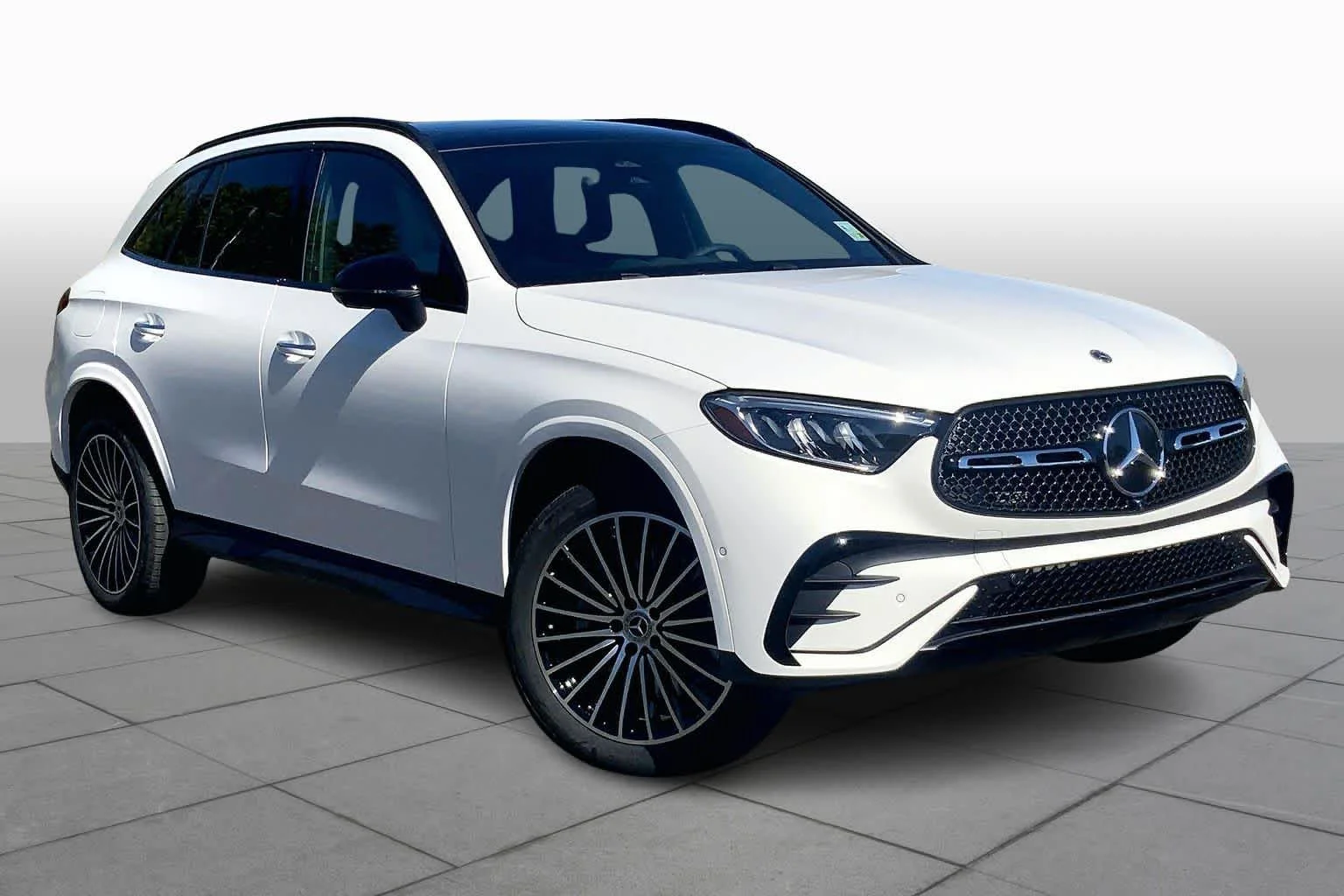 New 2026 Polar White Mercedes-Benz GLC 300 image 2