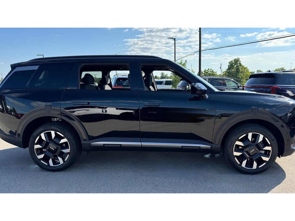 New 2027 Ebony Black Kia S image 3