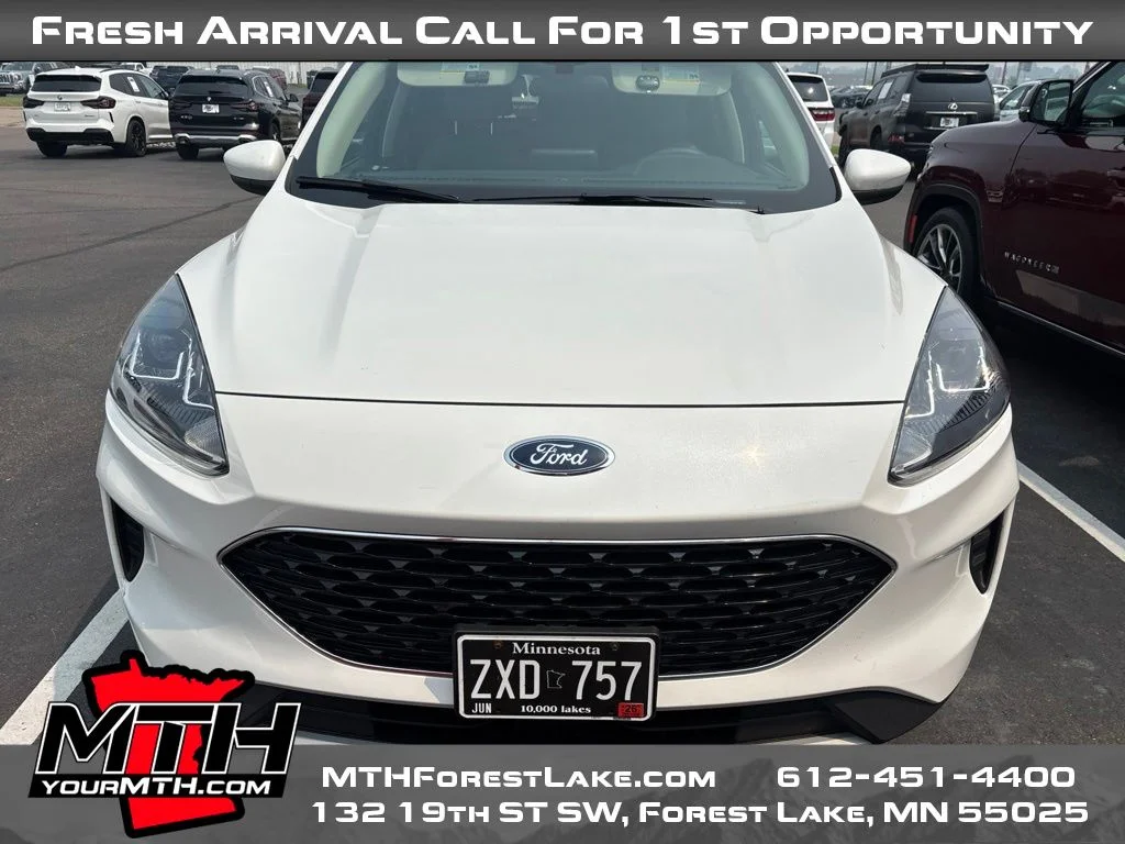 Used 2020 White Ford SE image 2