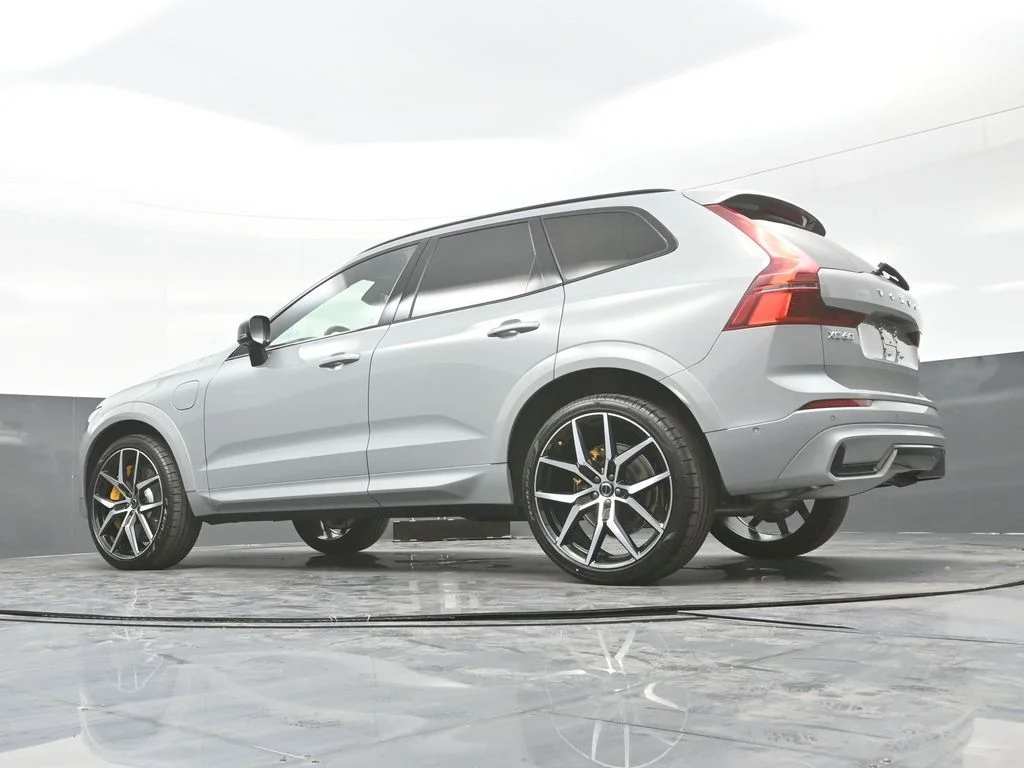 New 2026 Vapour Grey Volvo T8 Polestar Engineered image 32