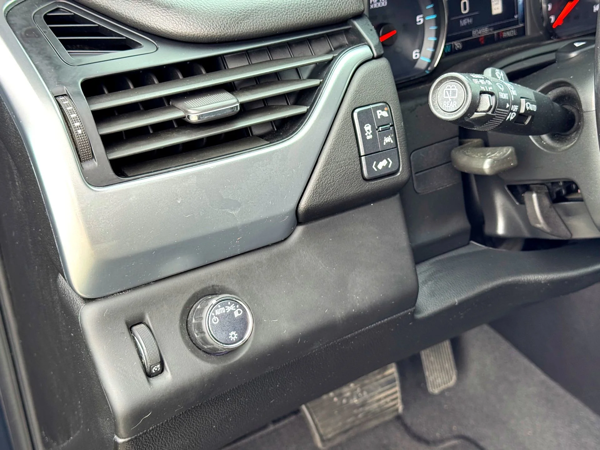 Used 2020 Shadow Gray Metallic Chevrolet LT image 14
