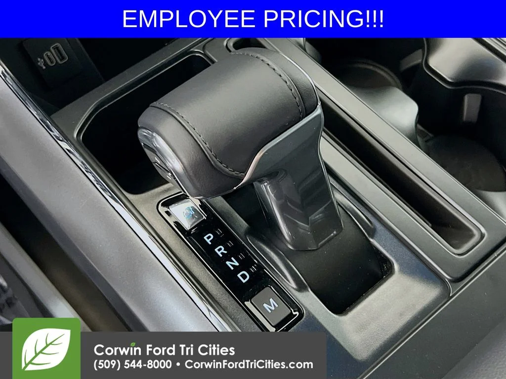 New 2026 Star White Metallic Tri-Coat Ford Lariat image 10