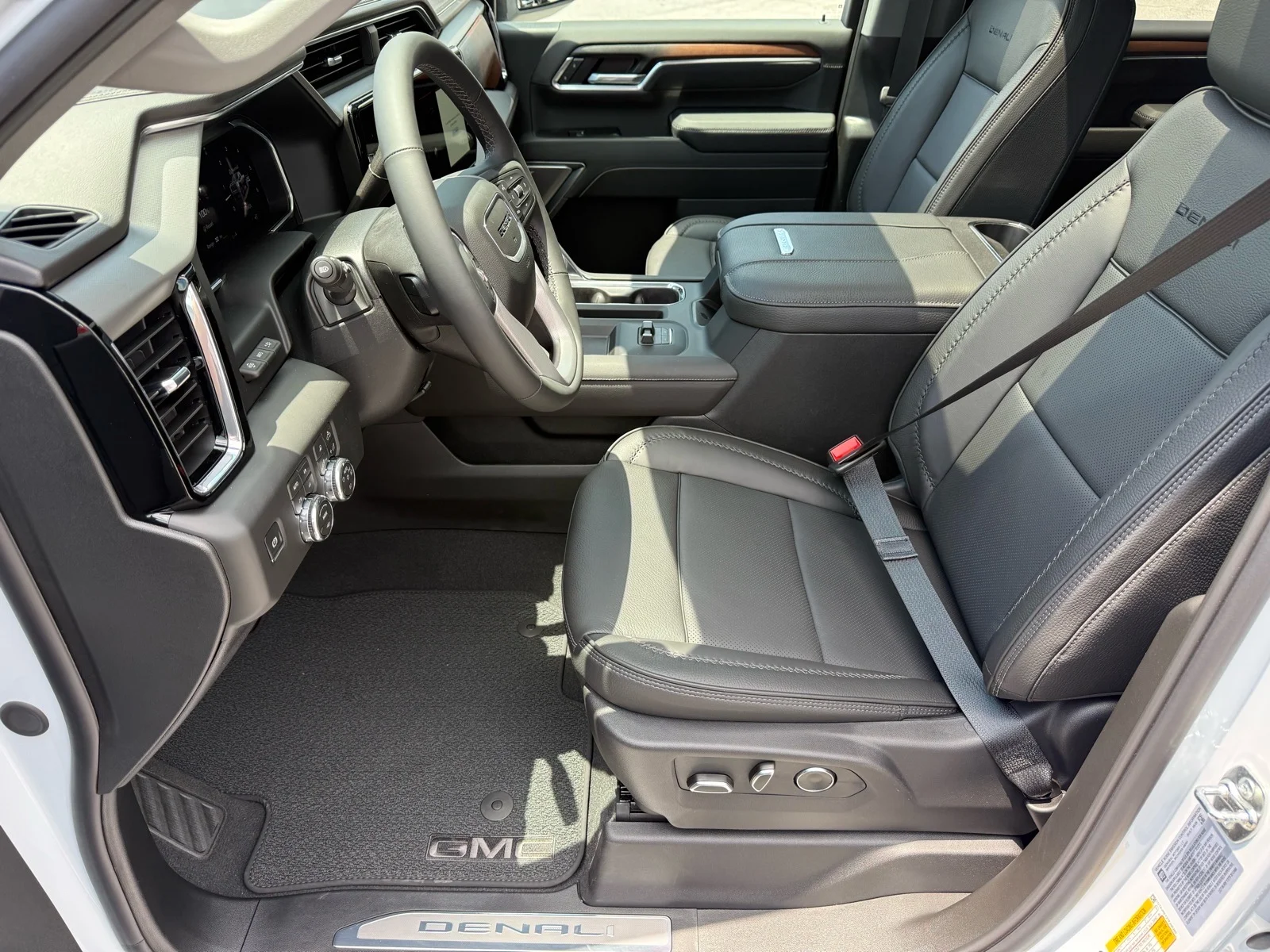 2026 GMC Sierra 2500HD Denali - Photo 8