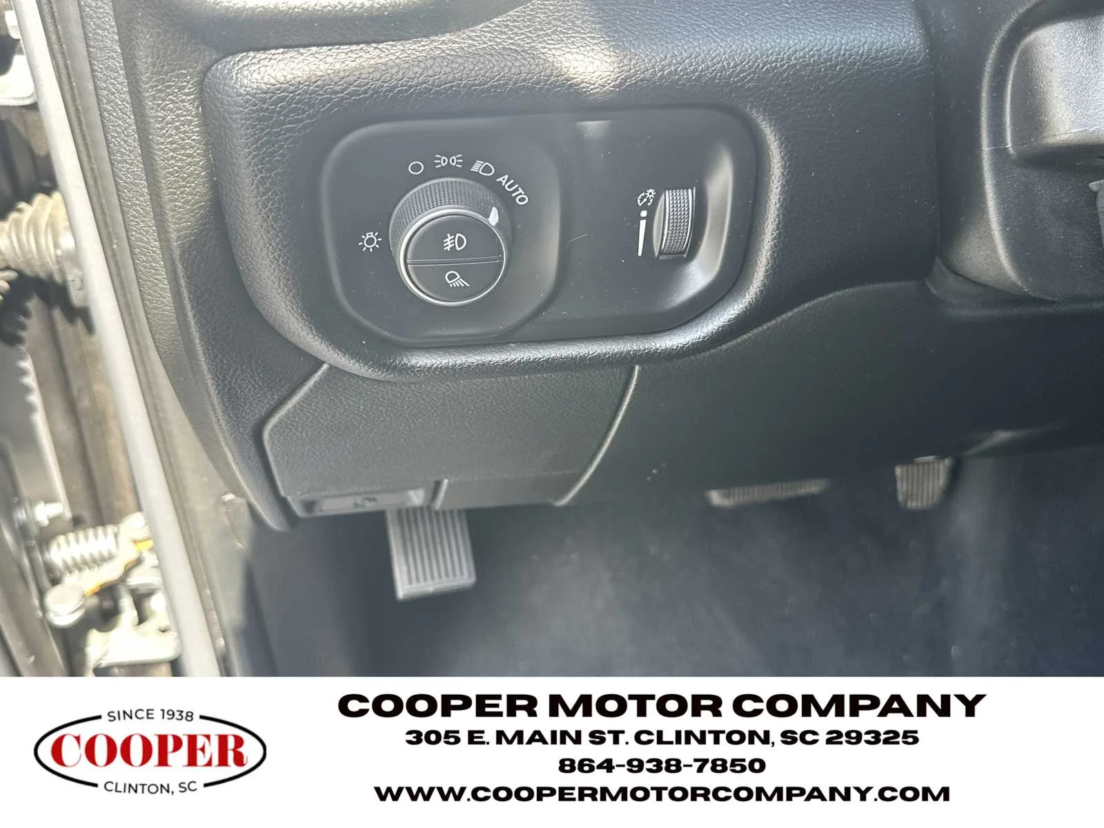 Used 2024 Billet Silver Metallic Clearcoat Ram Big Horn image 27