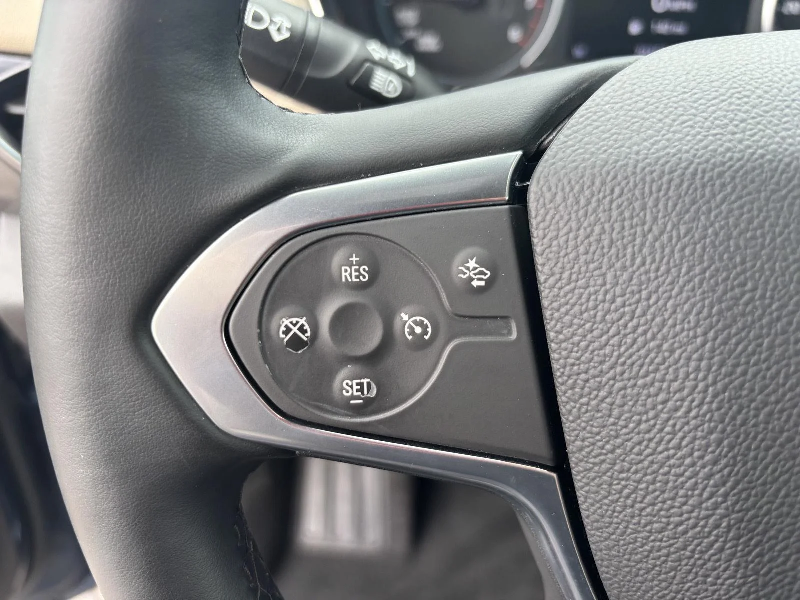 Used 2023 Northsky Blue Metallic Chevrolet LT Cloth image 19
