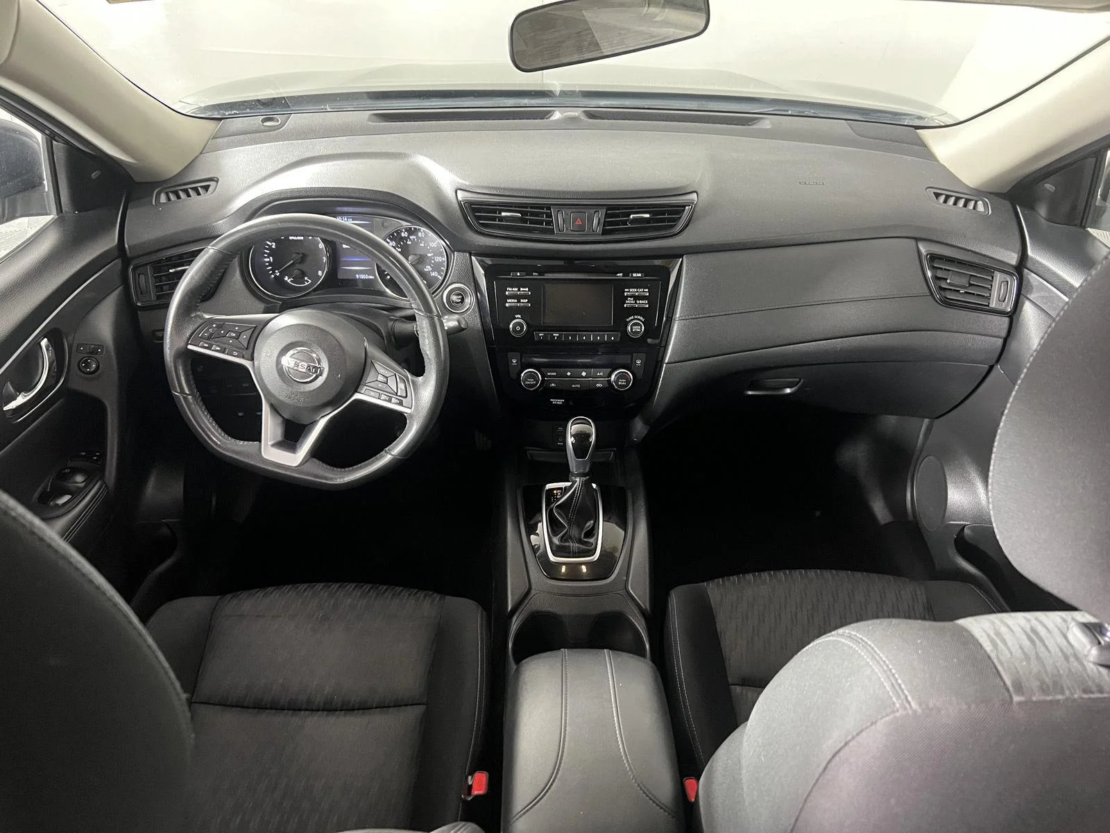 Used 2017 Midnight Jade Nissan SV image 14