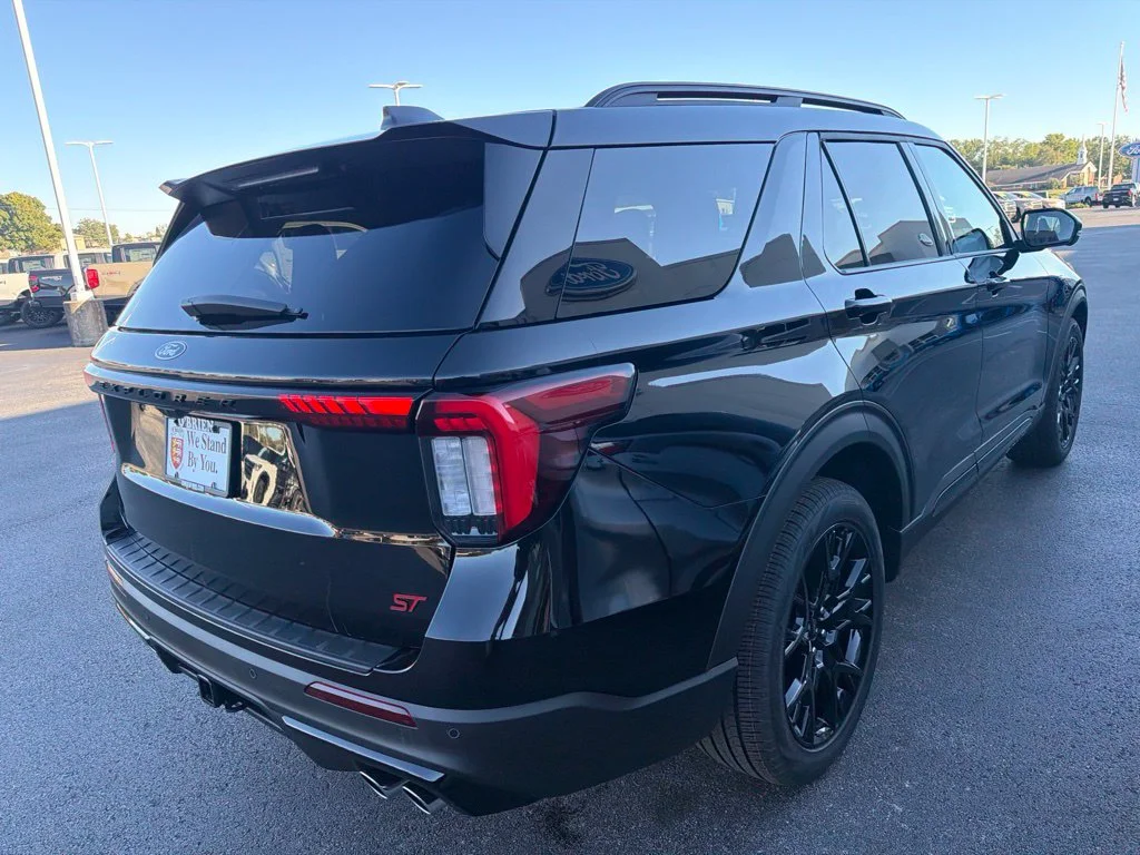 New 2027 Agate Black Metallic Ford ST image 5