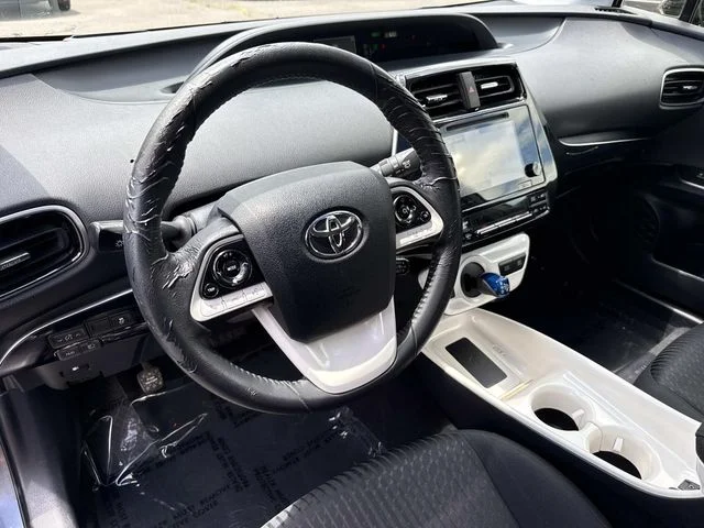 Used 2016 Gray Toyota Three image 2