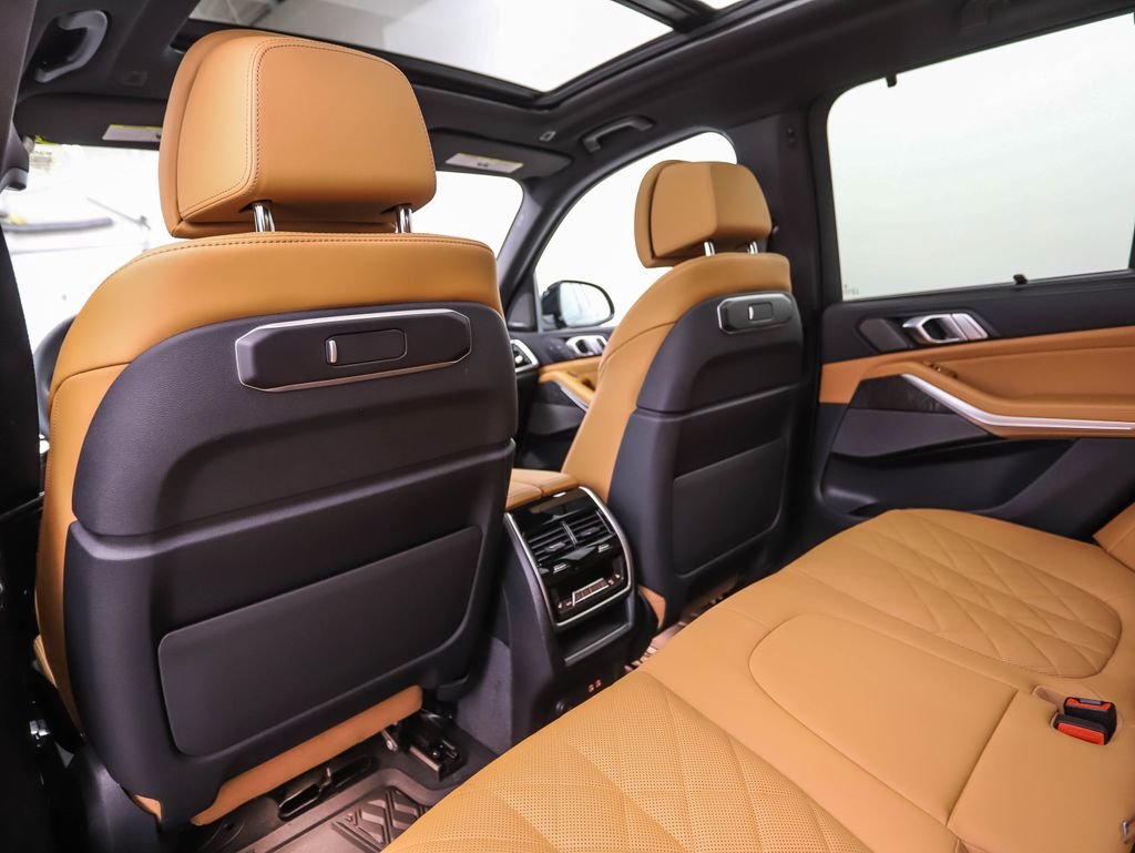 New 2026 Black Sapphire Metallic BMW xDrive40i image 20