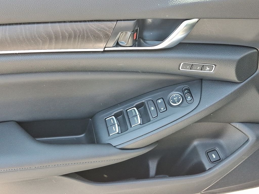 2021 Honda Accord Touring - Photo 14
