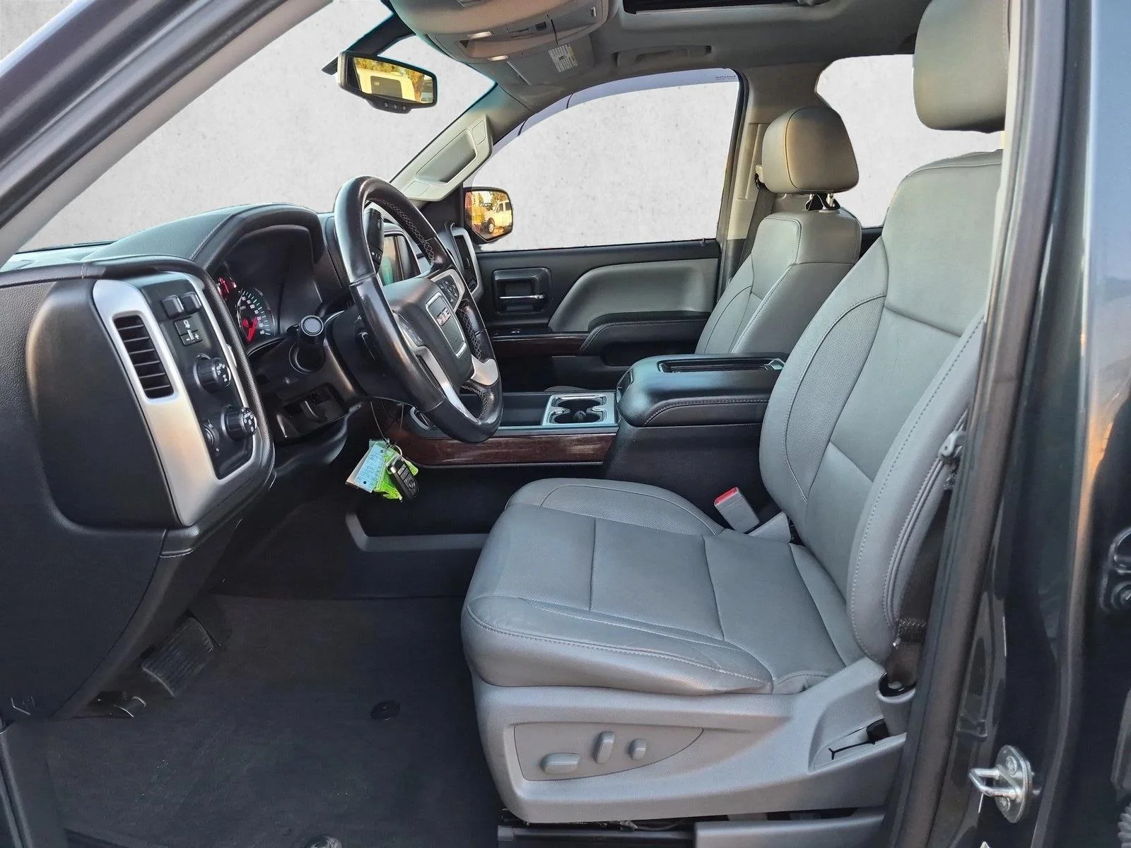 Used 2018 Dark Slate Metallic GMC SLT image 16