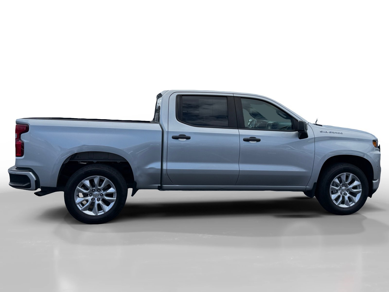 Used 2021 Silver Ice Metallic Chevrolet Custom image 6