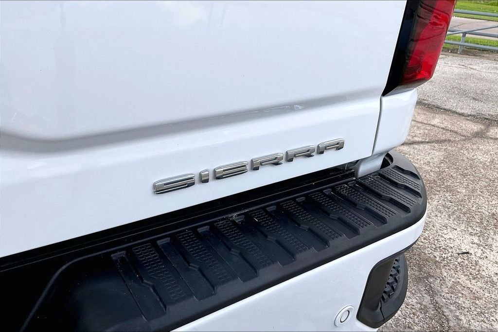 Used 2025 White GMC Denali image 27