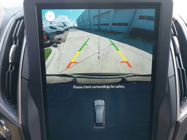 Used 2022 Black Ford SEL image 23