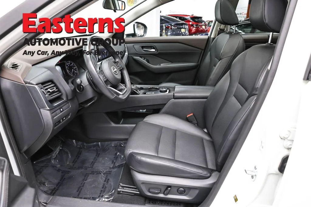 Used 2023 White Nissan SV image 14