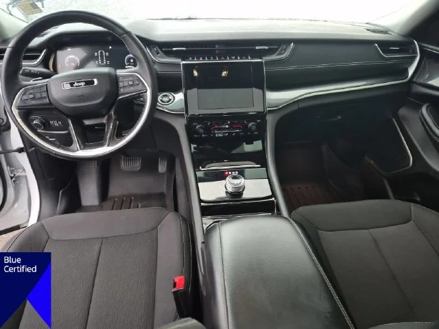 Used 2022 White Jeep Laredo image 30